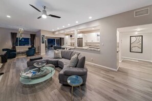 Smart TV, fireplace, DVD player, books - Starry Nights, Majestic Views, Salt Water Pool (Palm Desert)