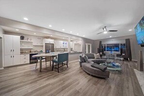 Smart TV, fireplace, DVD player, books - Starry Nights, Majestic Views, Salt Water Pool (Palm Desert)