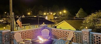 Spacious Home Ample Parking
1/2 Mile from the Hatfield and McCoy Trails!