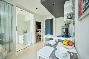 Leilighet – gallery | Oppholdsområde | En 45-tommers LED-TV med kabel-kanaler