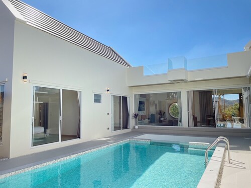 Meefan private pool villa