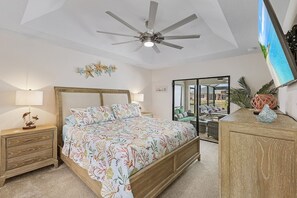 4 bedrooms, free WiFi, bed sheets - Villa Sun Daze - Where Coastal Dreams Come True! (Cape Coral)