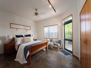 4 slaapkamers, een bureau, een strijkplank/strijkijzer, wifi