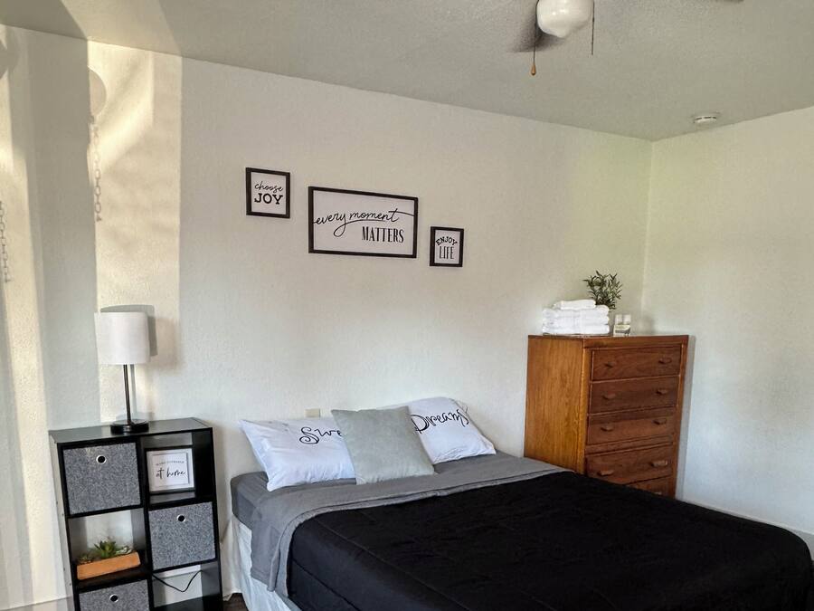 Free WiFi, bed sheets