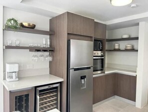 Fridge, microwave, oven, stovetop - Luxury awaits! New home, 10 min to Valle de Guadalupe. (Ensenada)