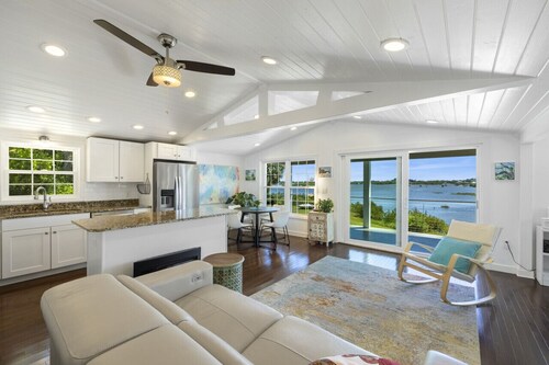 Sunrise Cottage: A Serene Waterfront Retreat
