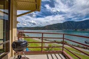 House - Best Life on the Lake 1 (Manson)