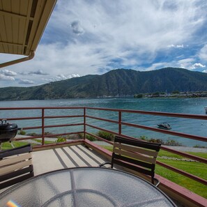 House - Best Life on the Lake 1 (Manson)