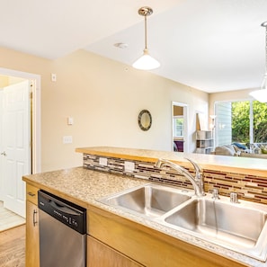 House | 2 bedrooms - Dune Buggy Condo in Ocean Shores (Ocean Shores)