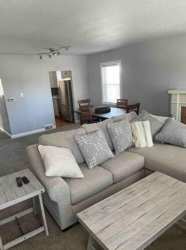 Fully Furnished Upper Suite in quiet Southmont.