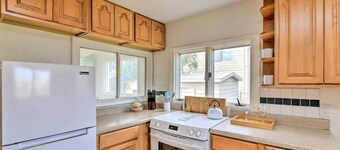 Parkstrip Place, Pet Friendly Downtown Home by RedAwning