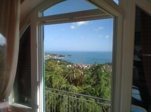 1 bedroom, premium bedding, down duvets, desk