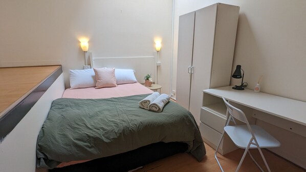 1 bedroom, desk, free WiFi, bed sheets