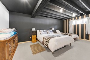 4 chambres, fer et planche à repasser, lit de bébé portatif, Wi-Fi