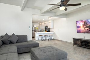 Bloc d'apartaments (2 Bedrooms) | Sala d'estar | Televisor intel·ligent 