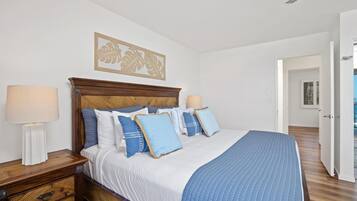 Condo (2 Bedrooms) | 2 habitaciones, tabla de planchar con plancha y ropa de cama