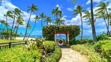 Condo (2 Bedrooms) | Property entrance