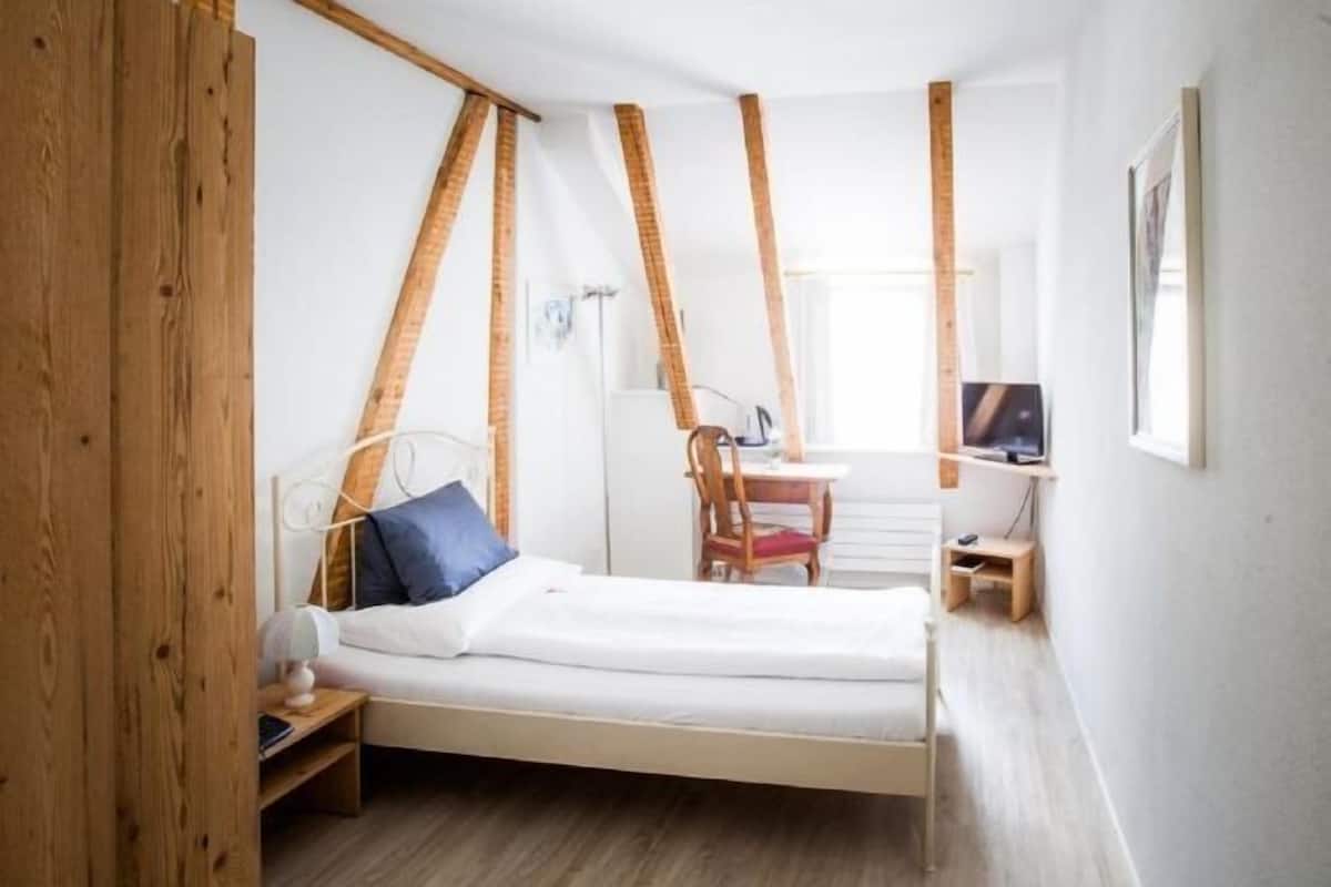 1 bedroom, hypo-allergenic bedding, down duvets, in-room safe