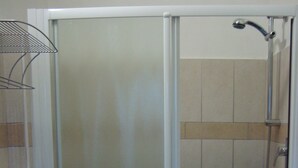 Comfort Apartment, 1 Bedroom, 2 Bathrooms | Bathroom | Free toiletries, bidet, towels - Hotel Residence Fausta (Bellaria-Igea Marina)
