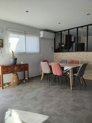 Dining - Maison Paisible Dans les Hauteurs de Millau (Millau)