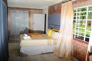 Traditional Double Room, Garden View