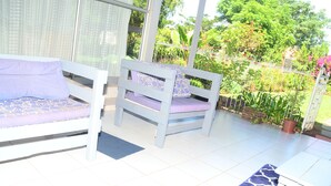 Comfort Double Room, Garden View | Terrace/patio - savanna guest house (Bulawayo)