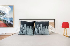 3 quartos, ferros/tábuas de passar roupa, Wi-Fi, roupa de cama