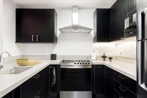 Micro-ondas, fogão, cooktop, lava-louças