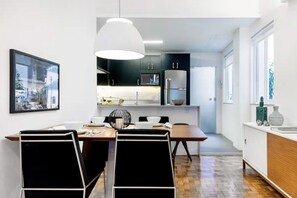Micro-ondas, fogão, cooktop, lava-louças