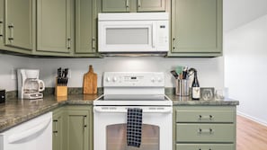 House (3 Bedrooms) | Interior - Little Pisgah Sunrise by Avantstay Mountain View (Fairview)