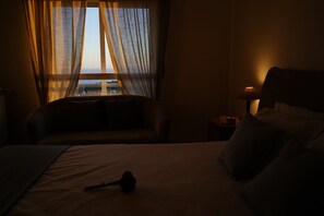 3 bedrooms, in-room safe, desk, iron/ironing board