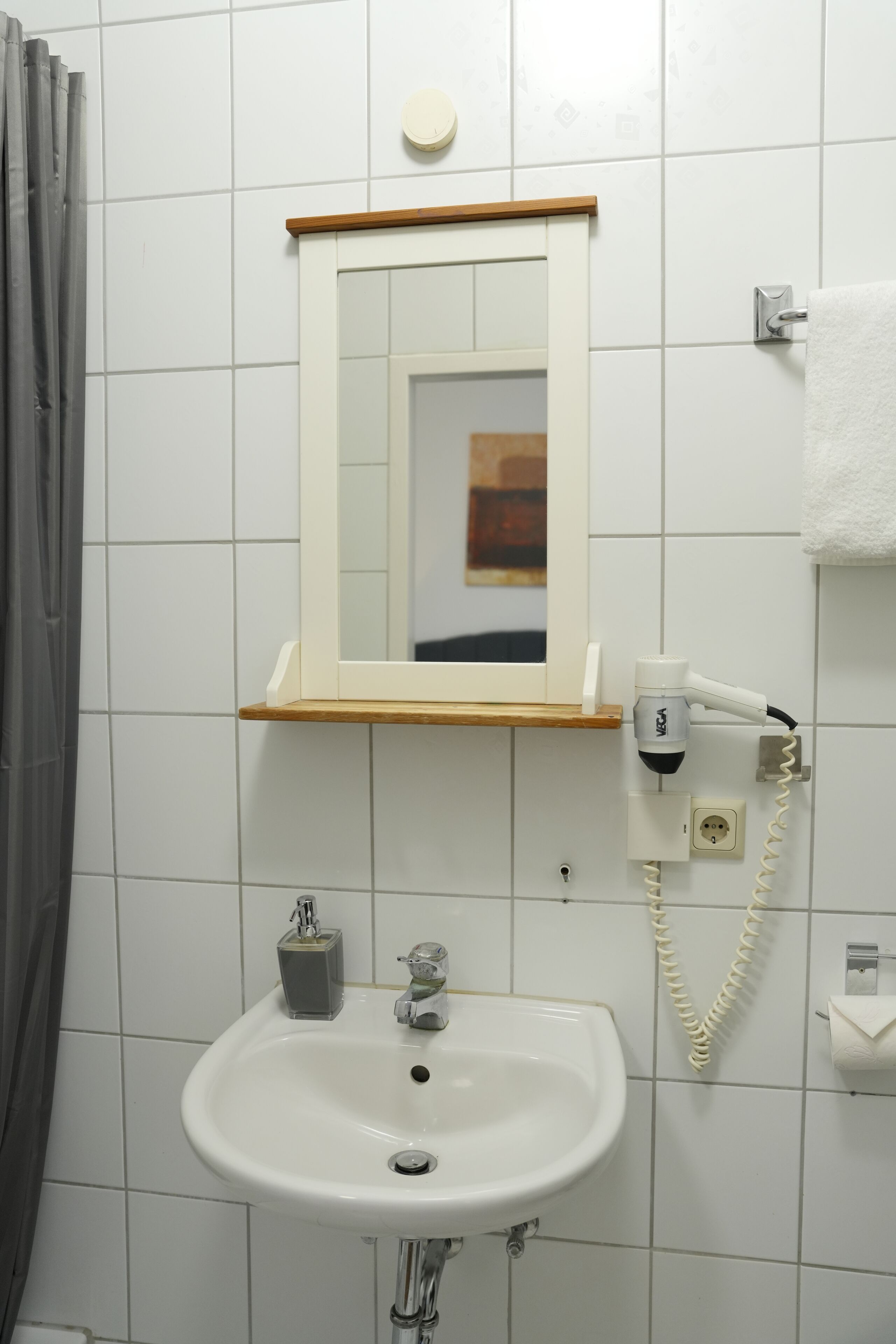 Doppelzimmer | Badezimmer | Dusche, kostenlose Toilettenartikel, Haartrockner, Handtücher