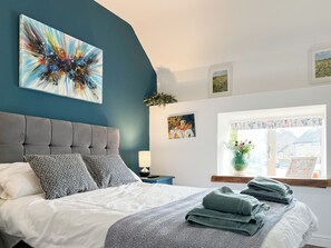 3 bedrooms, free WiFi, bed sheets - 3 bedroom accommodation in Ashover, near Matlock. (Ashover, near Matlock.)