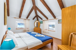 2 bedrooms, free WiFi, bed sheets