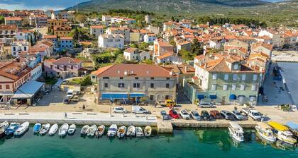 Yacht Life on Solid Ground - Lungomare Valentina