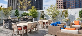 Tower280 LUXE 2-Bed/2-Bath Unit with Amazing Views