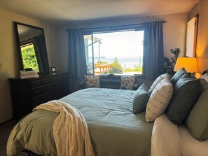 2 soverom, skrivebord, strykejern/-brett og wi-fi (inkludert)