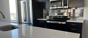 Tower280 LUXE One-Bedroom Corner Unit with Views!