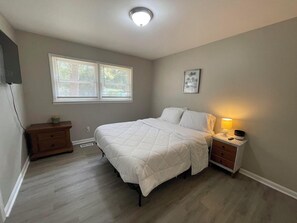 3 slaapkamers, een bureau, een strijkplank/strijkijzer, gratis wifi