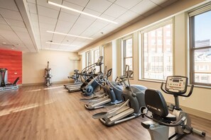 Fitness facility - Luxurious Sibley Square Penthouse Level Apartment (Rochester)