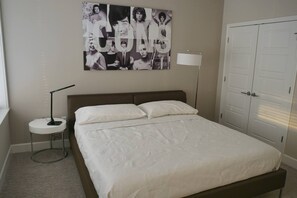 1 dormitorio, escritorio, tabla de planchar con plancha y wifi gratis