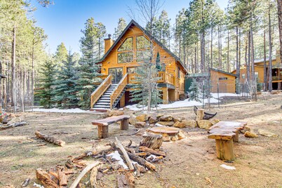Family-Friendly Cabin w/ Fire Pit in Forest Lakes