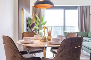 Dining - Chic high floor luxury 2BR in Downtown by Burj Khalifa & Dubai Mall (Downtown Dubai)