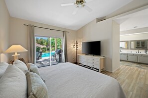 3 bedrooms, desk, iron/ironing board, WiFi - The Grove - Pool/Spa/BBQ 29 days
 (Palm Desert)