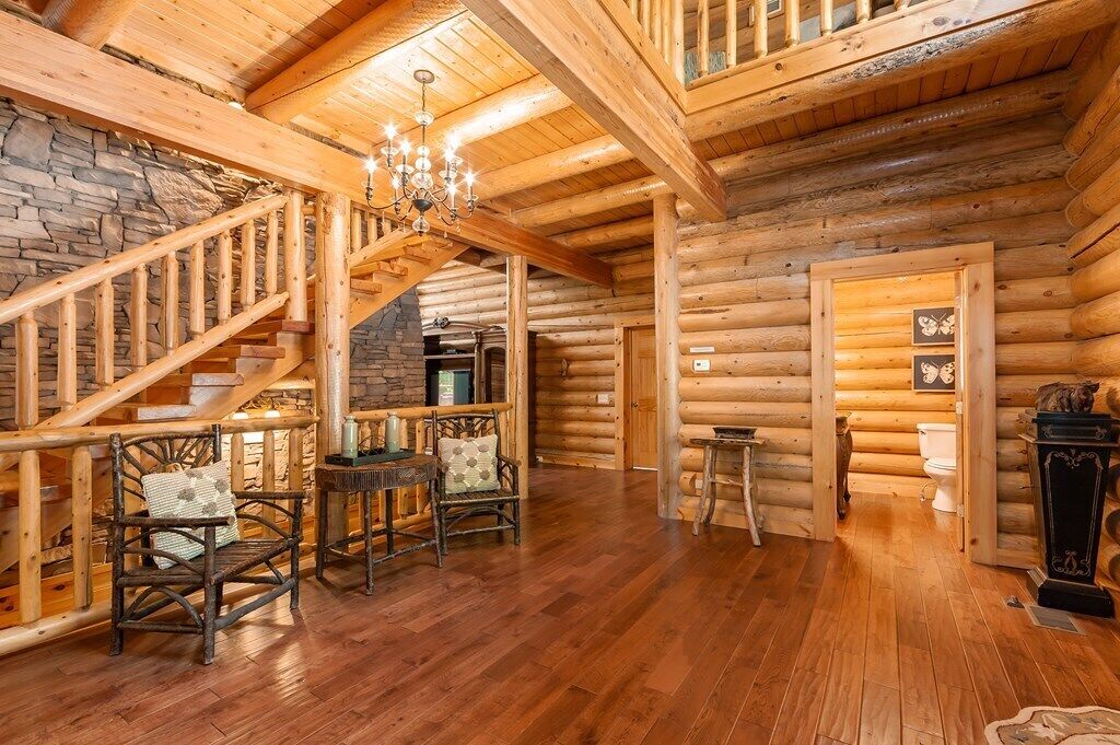 Cabin, Multiple Beds, Jetted Tub (Legend Crest Lodge) | Interior