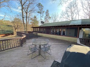 تناول الطعام بالخارج