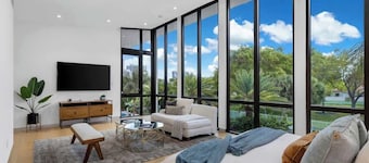 Modern Waterfront mansion