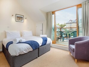 3 quartos, Wi-Fi de cortesia, roupa de cama