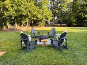 Property grounds - Walk to everything Rock Hall from this 1st floor apartment. Sleeps 4! (Rock Hall)