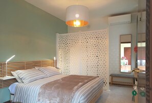 1 chambre, bureau, fer et planche à repasser, Wi-Fi gratuit